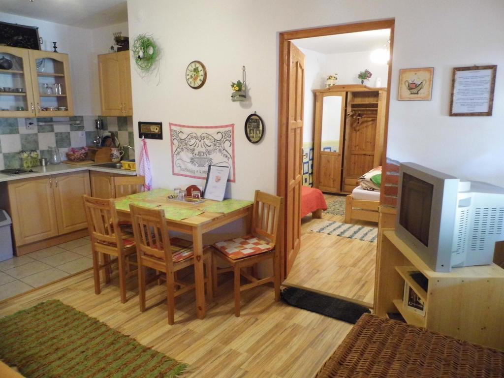 Bakonyi Apartmanhaz Eplény Dış mekan fotoğraf